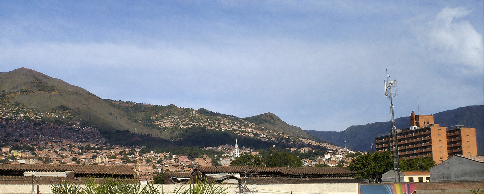 Panorámica de la ladera de Santa Elena donde se encuentra la formación conocida como La Galana